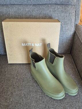 Matt & Nat Olive Green Chelsea-Style Women's Rain Boots